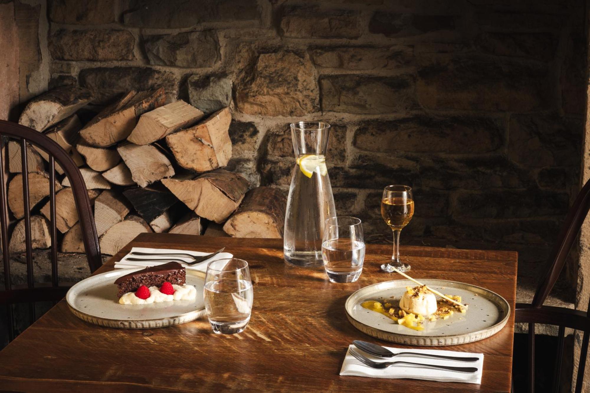 The Pilsley Inn - Chatsworth Баслоу Екстер'єр фото