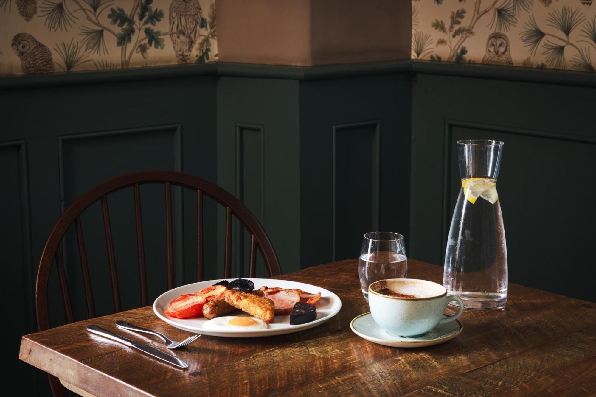 The Pilsley Inn - Chatsworth Баслоу Екстер'єр фото