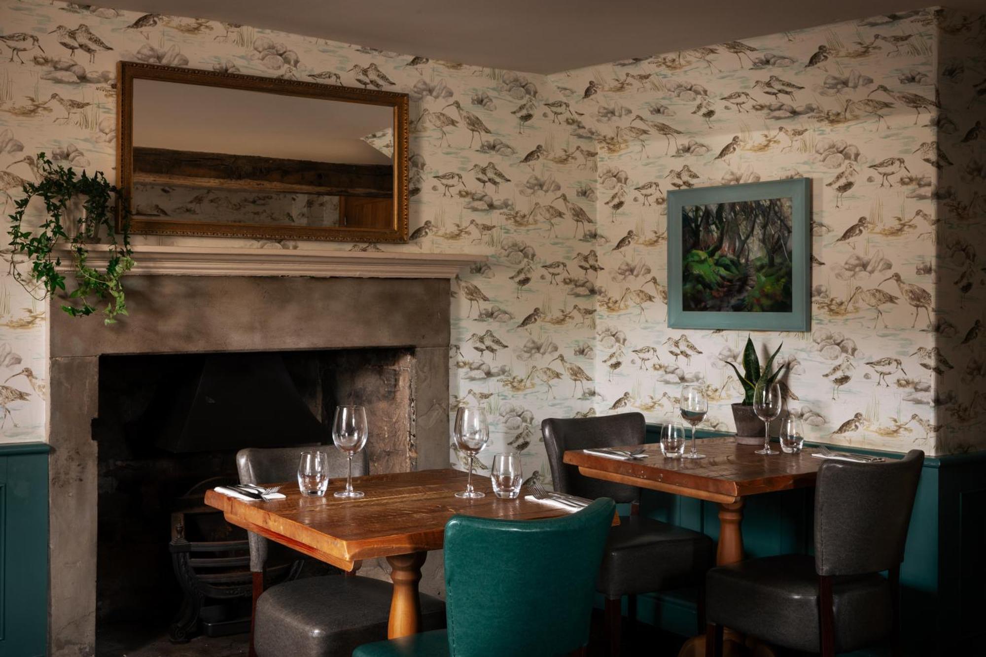 The Pilsley Inn - Chatsworth Баслоу Екстер'єр фото