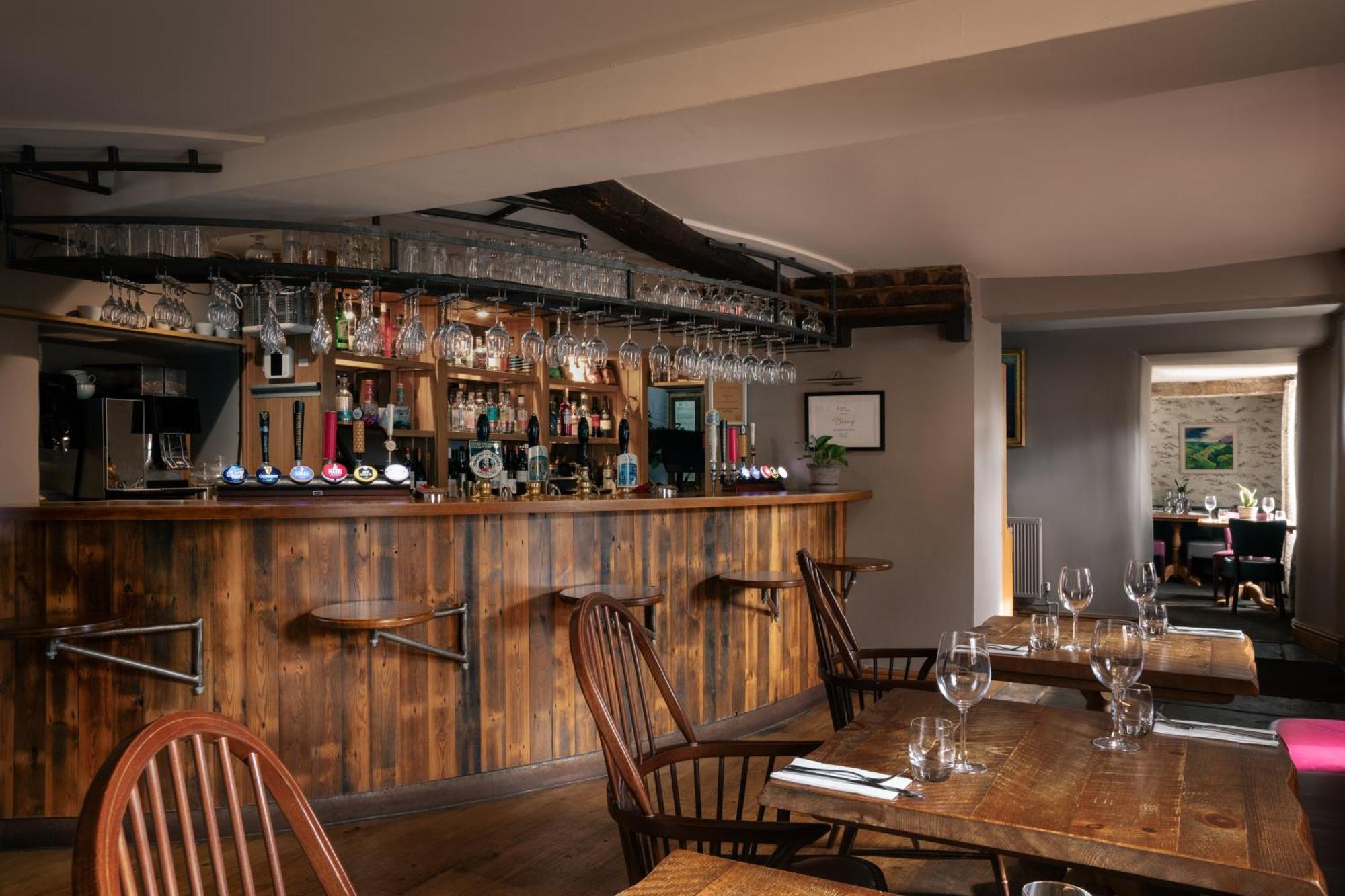 The Pilsley Inn - Chatsworth Баслоу Екстер'єр фото