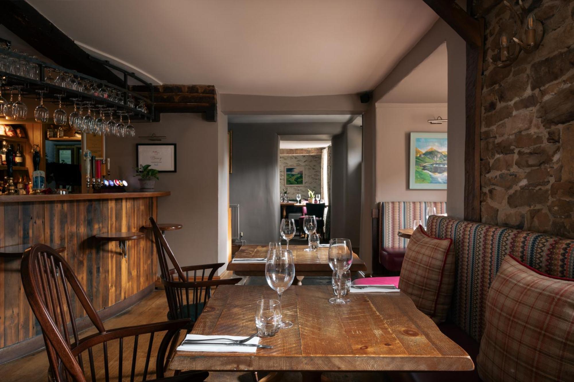 The Pilsley Inn - Chatsworth Баслоу Екстер'єр фото