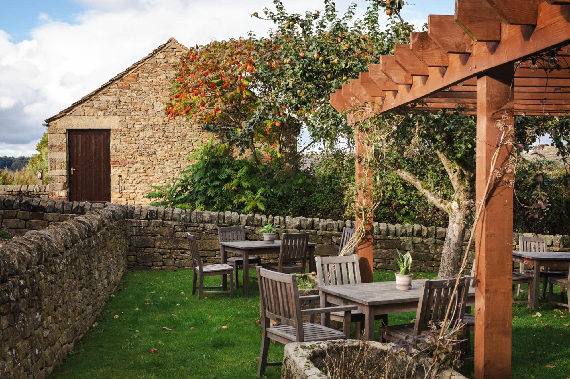 The Pilsley Inn - Chatsworth Баслоу Екстер'єр фото