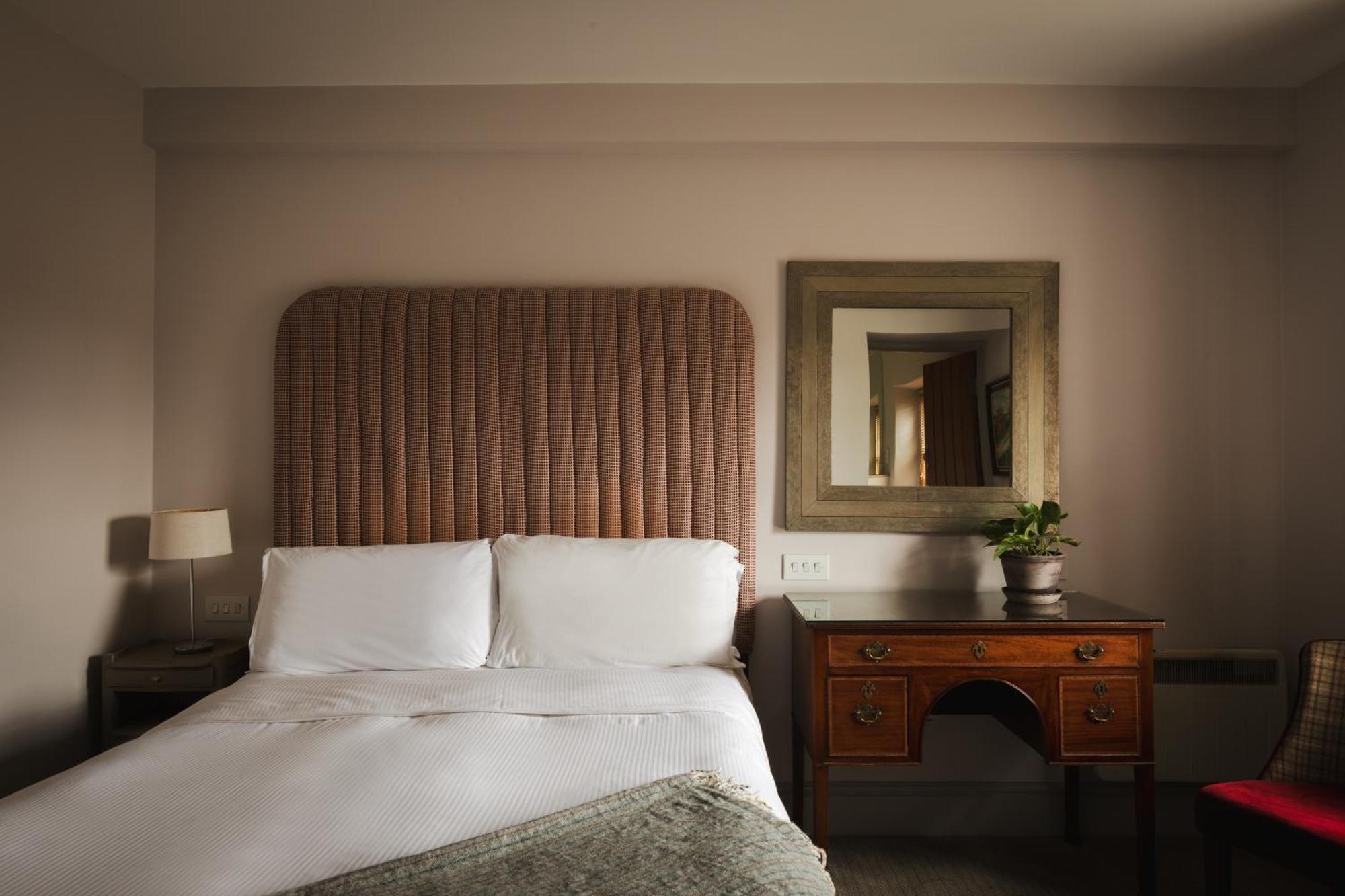 The Pilsley Inn - Chatsworth Баслоу Екстер'єр фото