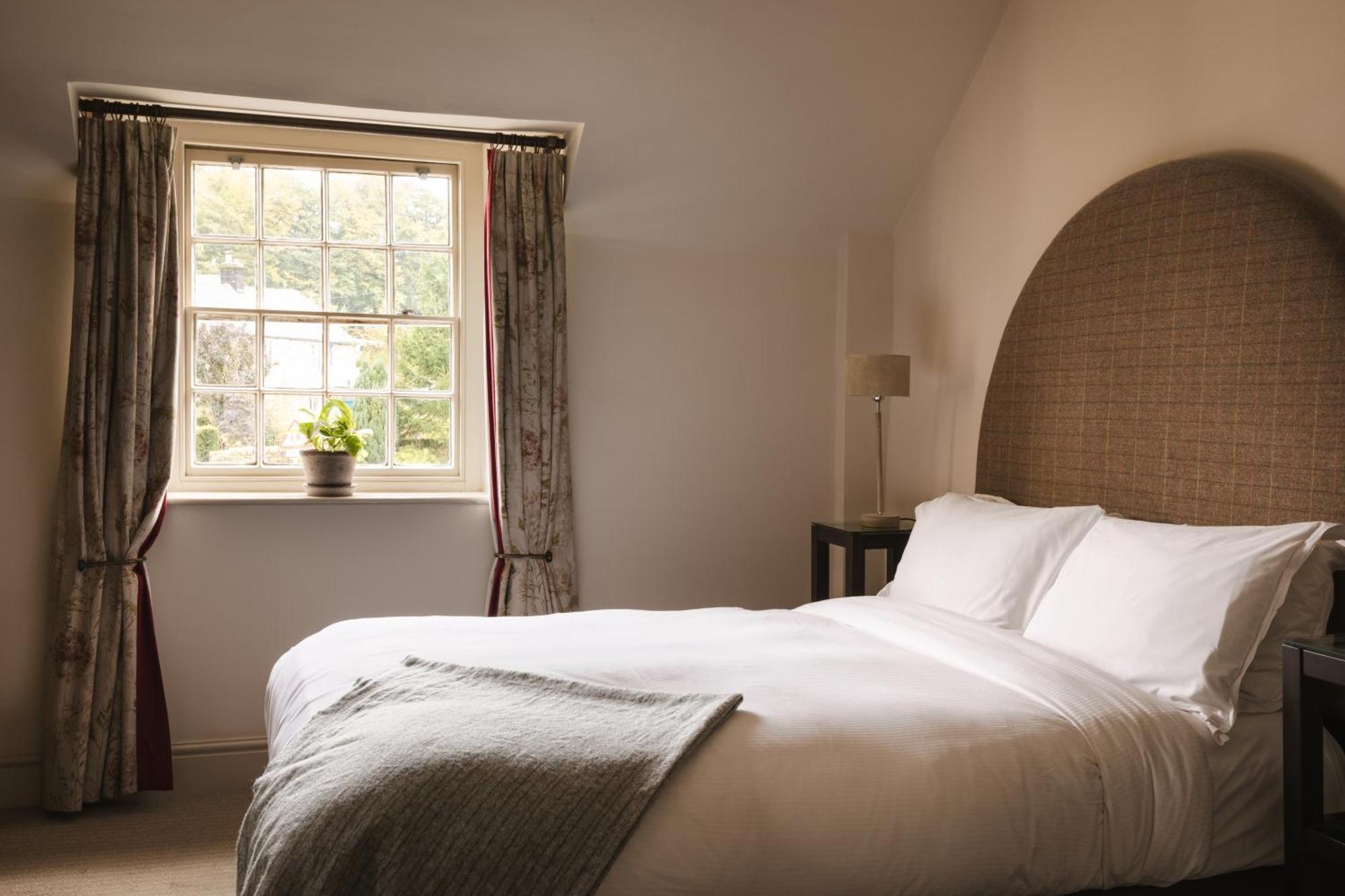 The Pilsley Inn - Chatsworth Баслоу Екстер'єр фото