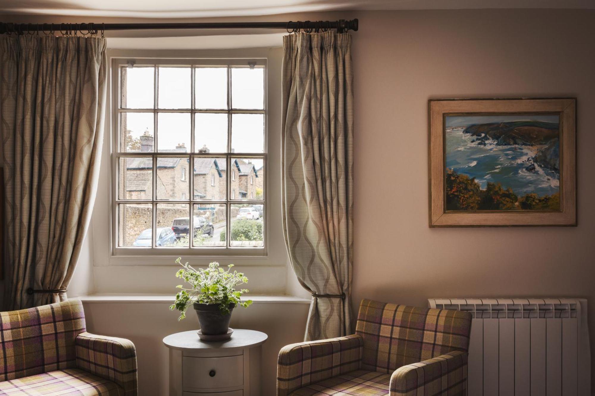 The Pilsley Inn - Chatsworth Баслоу Екстер'єр фото