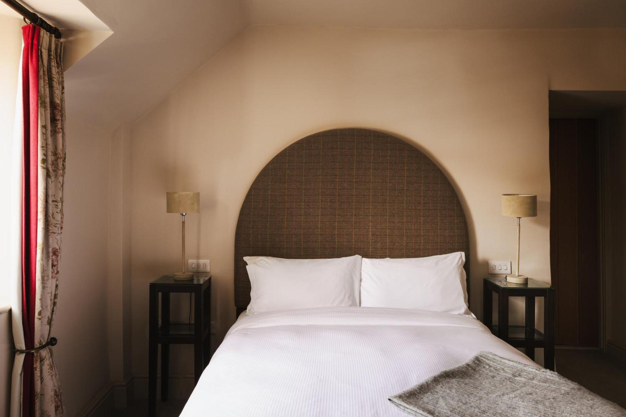 The Pilsley Inn - Chatsworth Баслоу Екстер'єр фото